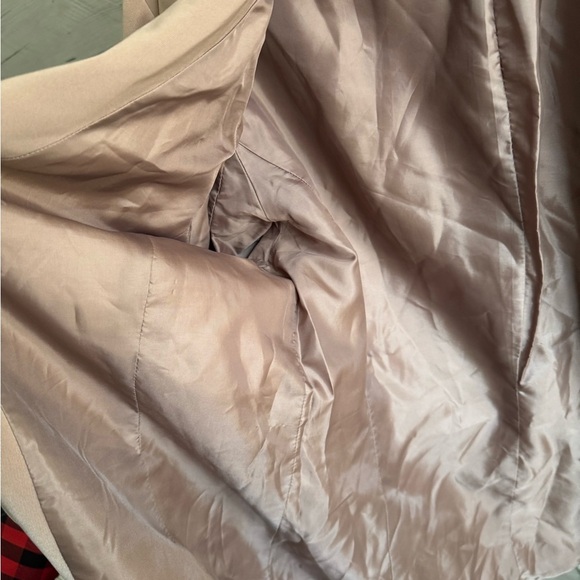 Elegant Tan Women's Blazer - Picture 6 of 10